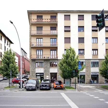 Sky Downtown Smn ,train Station,2 Letti,balcone Daire Floransa