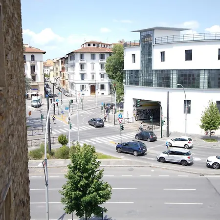 Apartment Sky Downtown Smn ,train Station,2 Letti,balcone Florenz